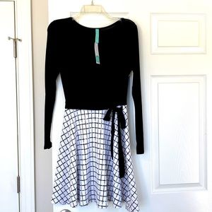 Gilli “Sondra faux wrap dress”, Size Medium.  NWT